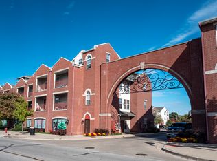 1 Ovaltine Ct #L-310, Villa Park, IL 60181
