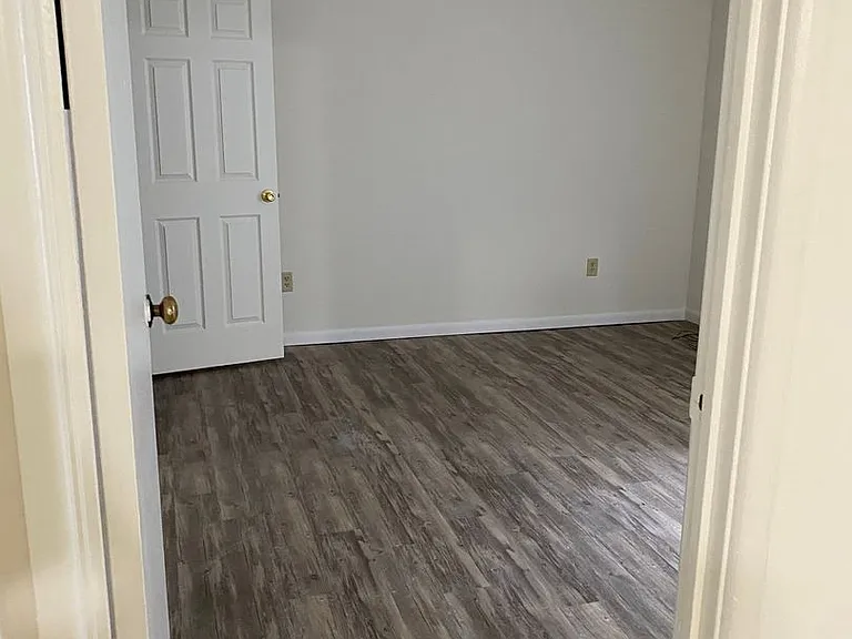 University Park Apartments near Cornell University — Photo 291