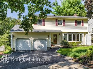 6 Johnston Ave, Northport, NY 11768