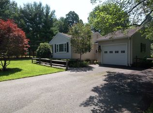 689 Maple Rd, Longmeadow, MA 01106