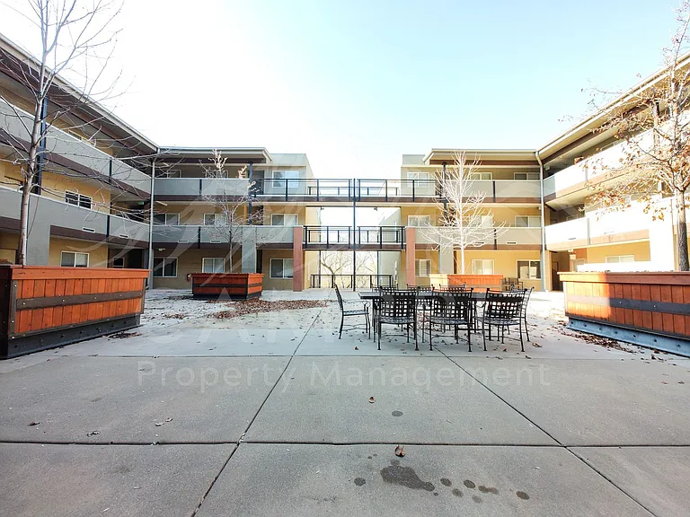 4340 S Highland Dr #208 — Photo 4