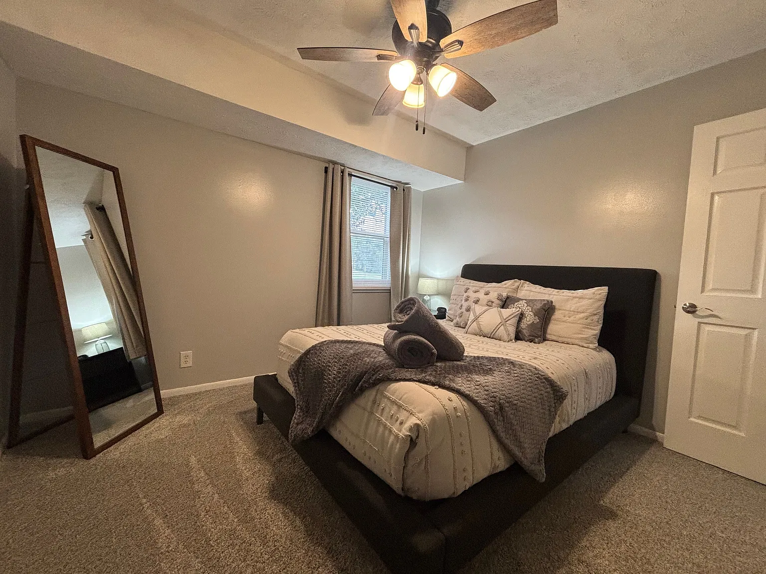 Fully Furnished And All Utilities Included! — Photo 3