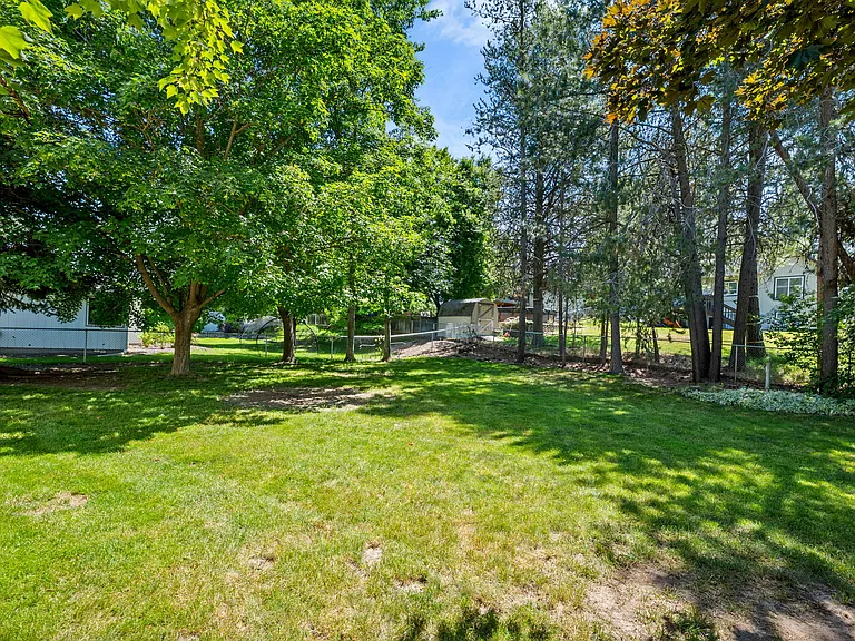 412 E Piper Glen Ct — Photo 32