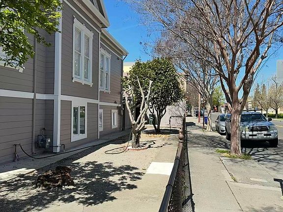 4th image of 308 W Joaquin Ave