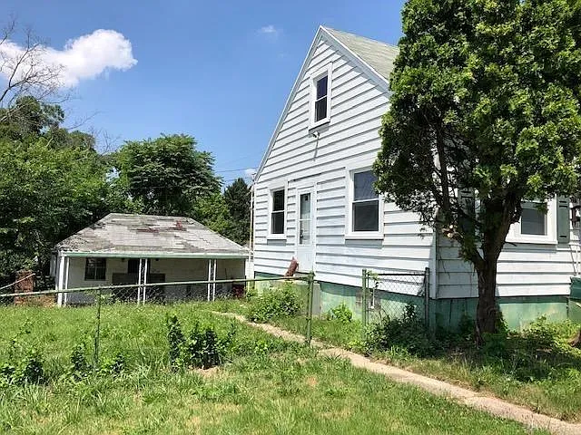 1213 S Edwin C Moses Blvd photo 1