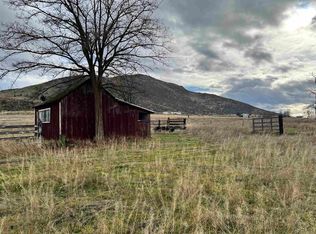 601 Locust Ln, Montague, CA 96064