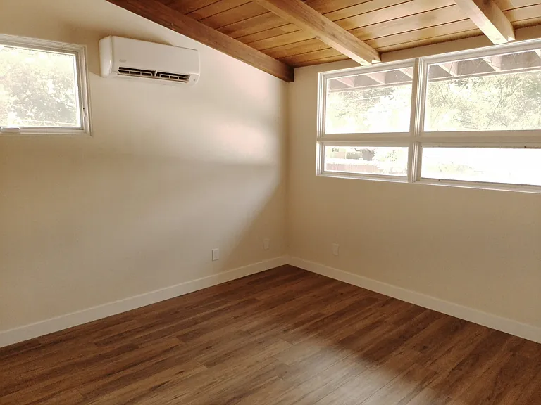 201 Circle Dr — Photo 5