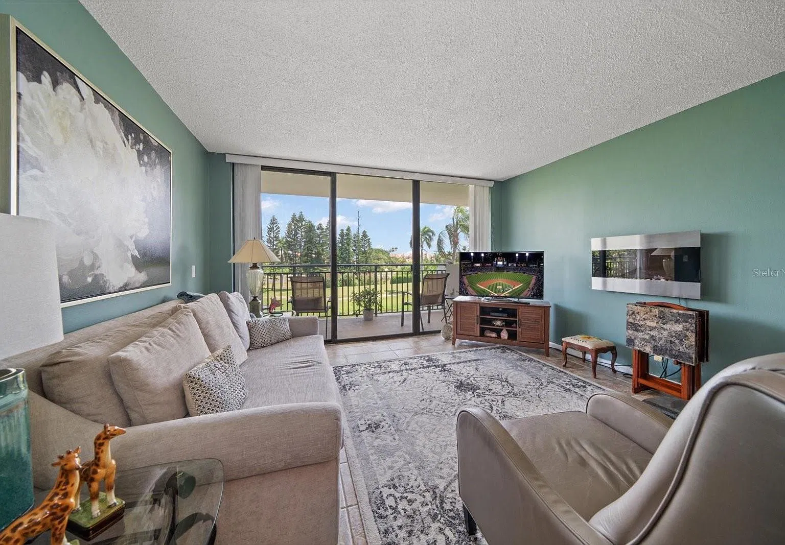 2 bed, 1300 sqft, $3,500 — Photo 2