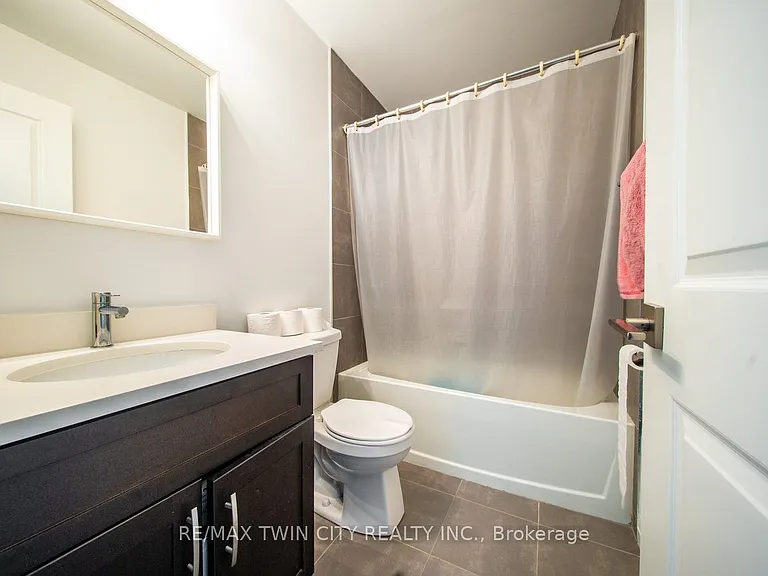 720 Grey St #46 — Photo 7