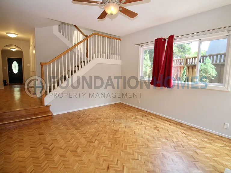 11 Glen Dr — Photo 23