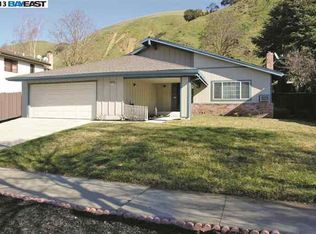 38650 Canyon Heights Dr, Fremont, CA 94536