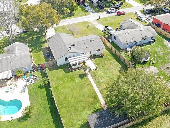 4th image of 304 Alabama Ave