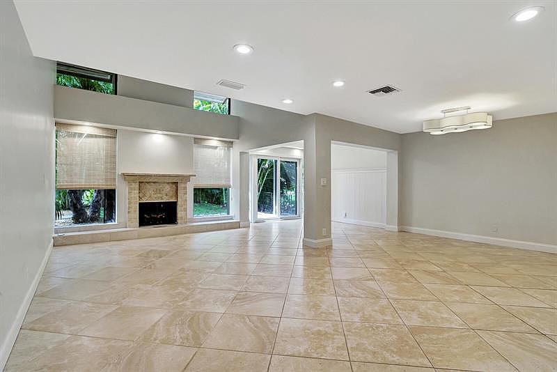 1st image of 6012 Glendale Dr