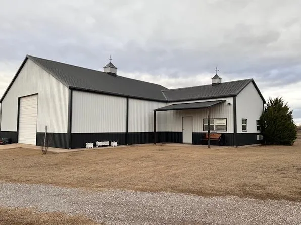 1816 S Railroad St, Marlow, OK 73055