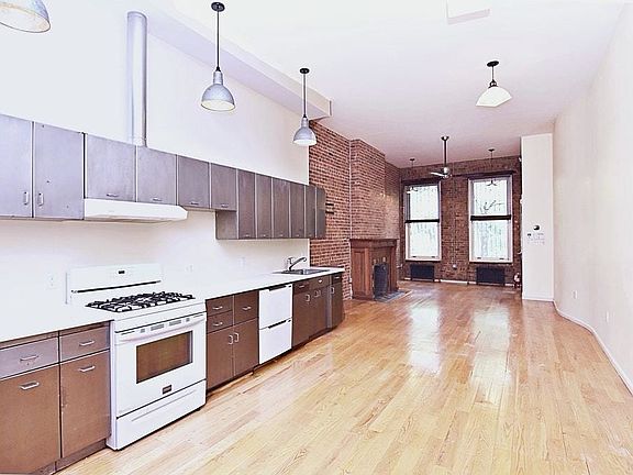 2nd image of 18 W 120th St #1
