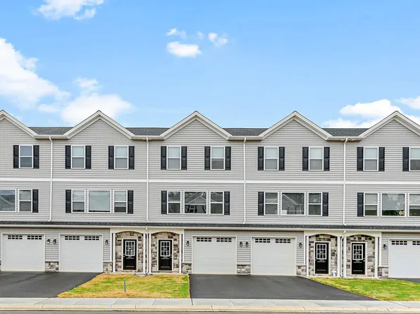 330 Sruthi Dr, Mechanicsburg, PA