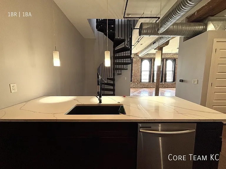 1223 Union Ave #504 — Photo 9