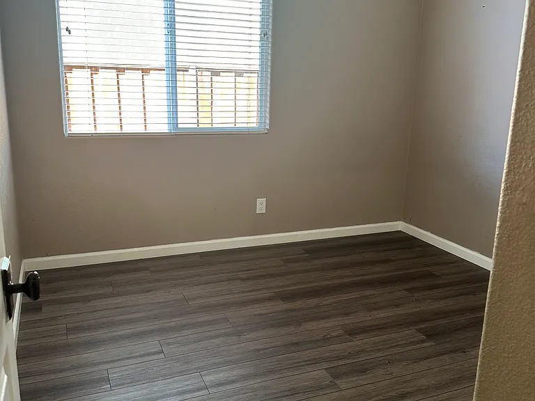 890 Victory Dr — Photo 5