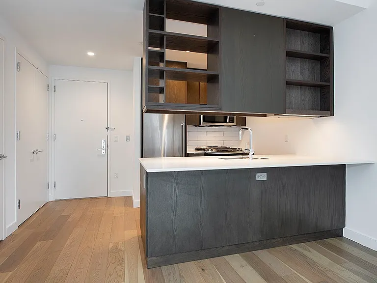 225 E 39th St #8E — Photo 9