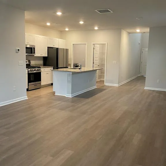 8147 Forest Edge Dr — Photo 6