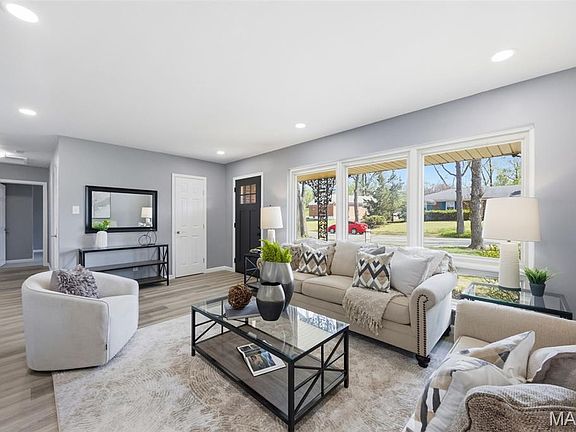 5th image of 8609 Mayflower Ct