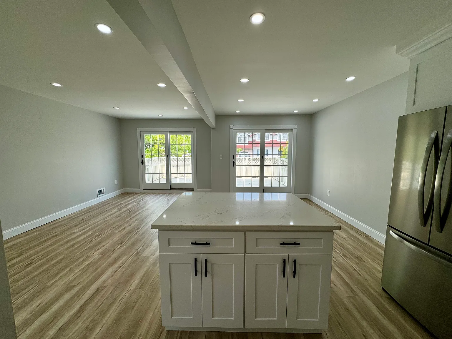 3 bed, 1600 sqft, $3,500 — Photo 4