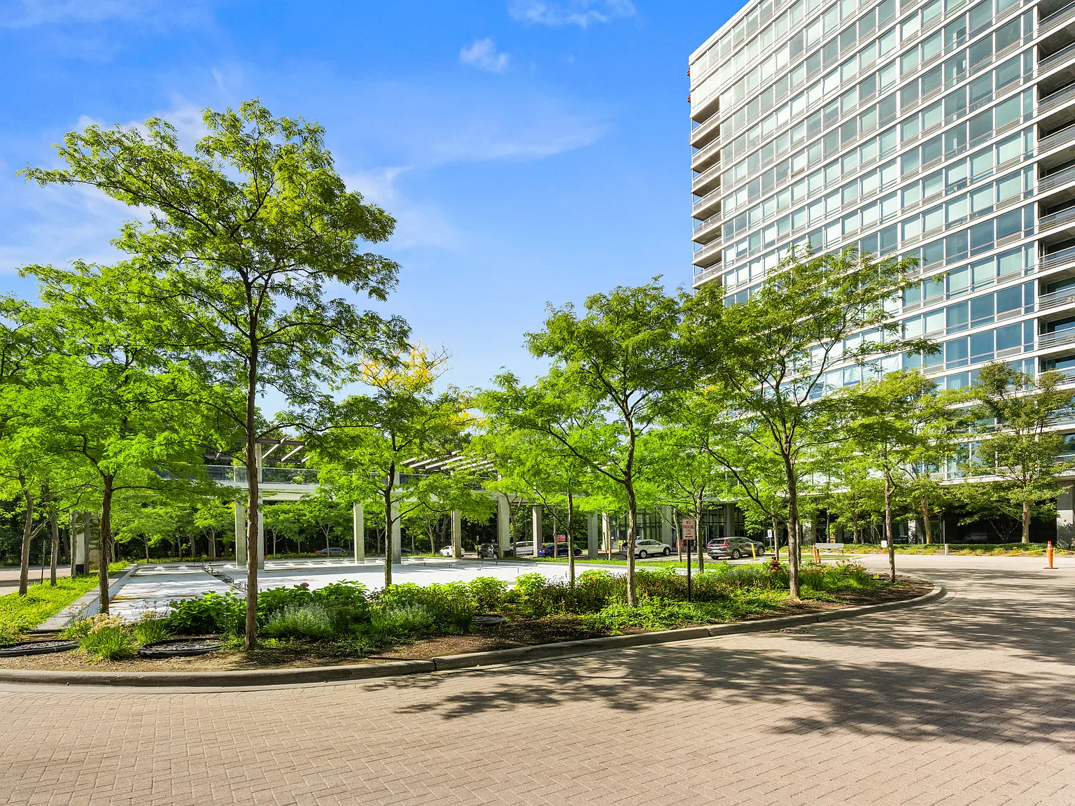 2 bed, 1698 sqft, $3,400 — Photo 2