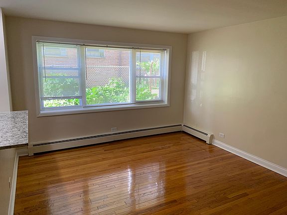 5th image of 4230 N Kedvale Ave #Gb