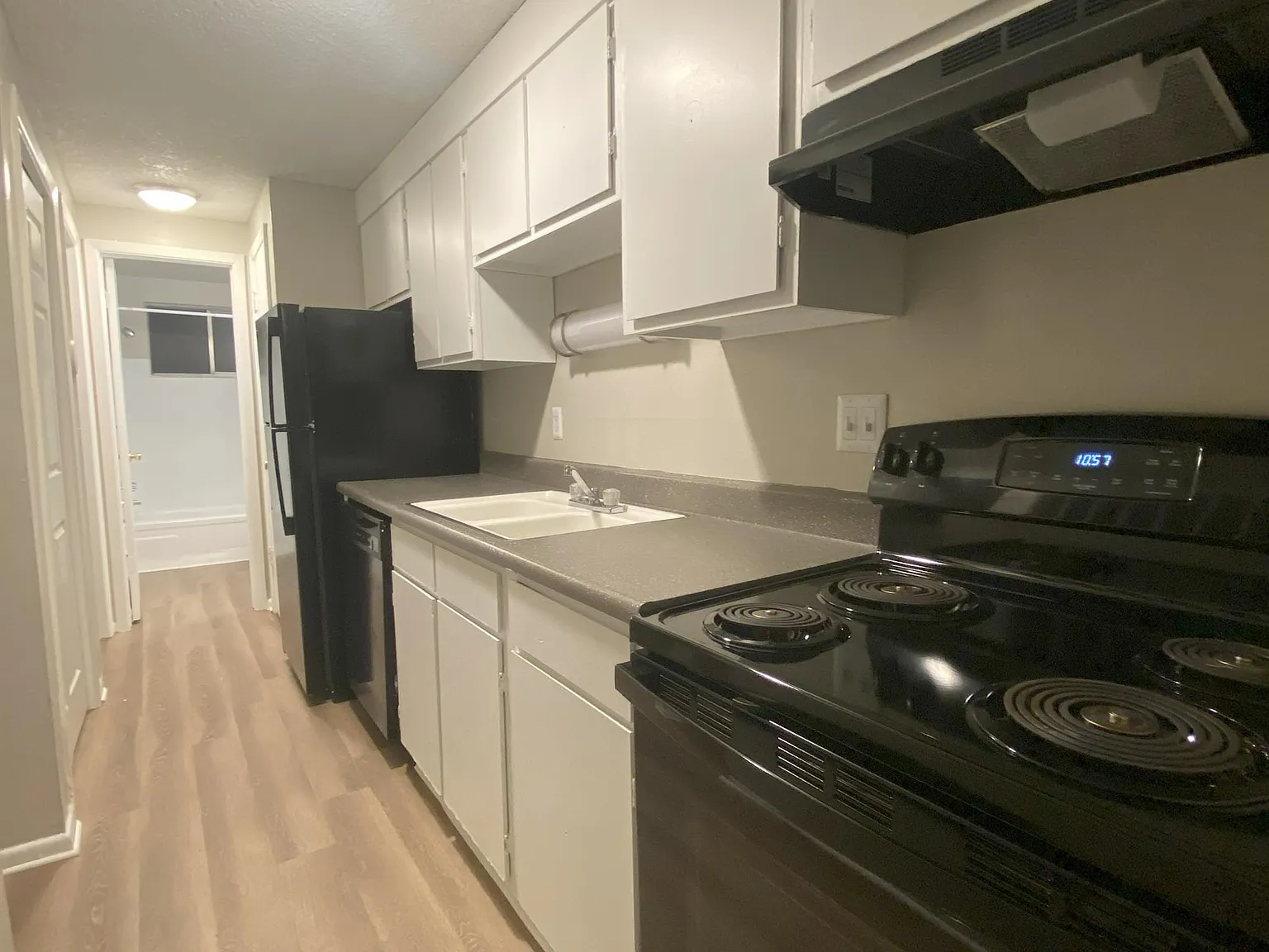 Garden Center Apt. 68 — Photo 4