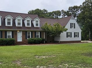 101 W Arrowhead Drive, Clinton, NC 28328