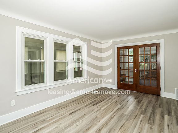 1109358_005_living_room_5.jpg