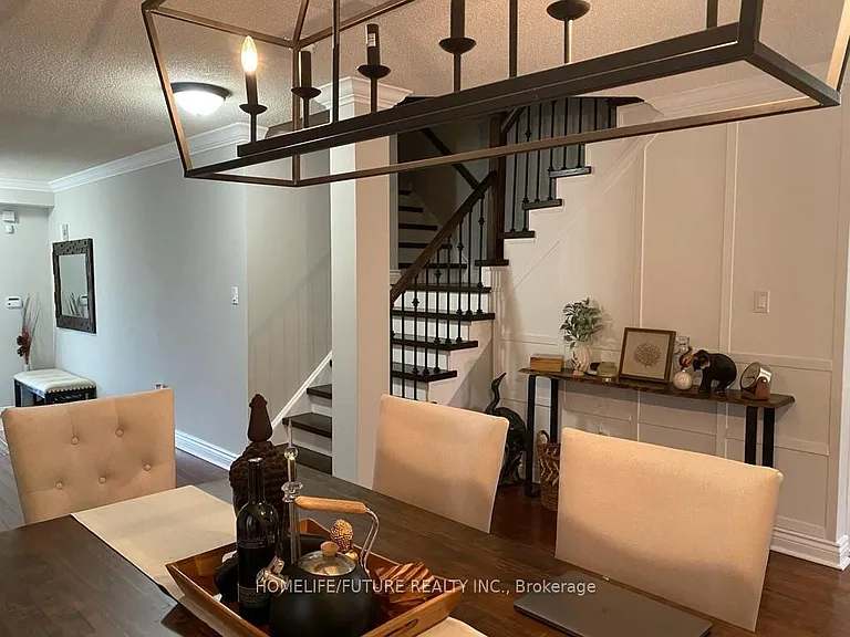 31 Middlecote Dr — Photo 8
