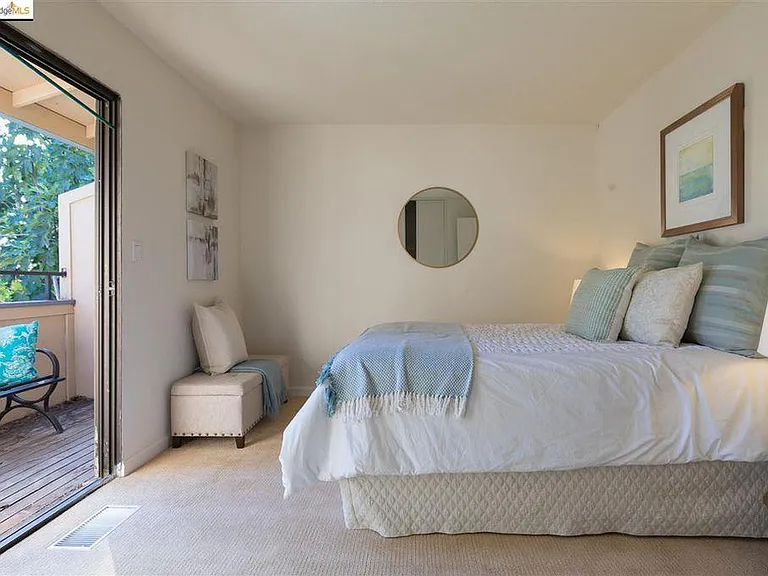2161 Northwood Cir #D — Photo 9