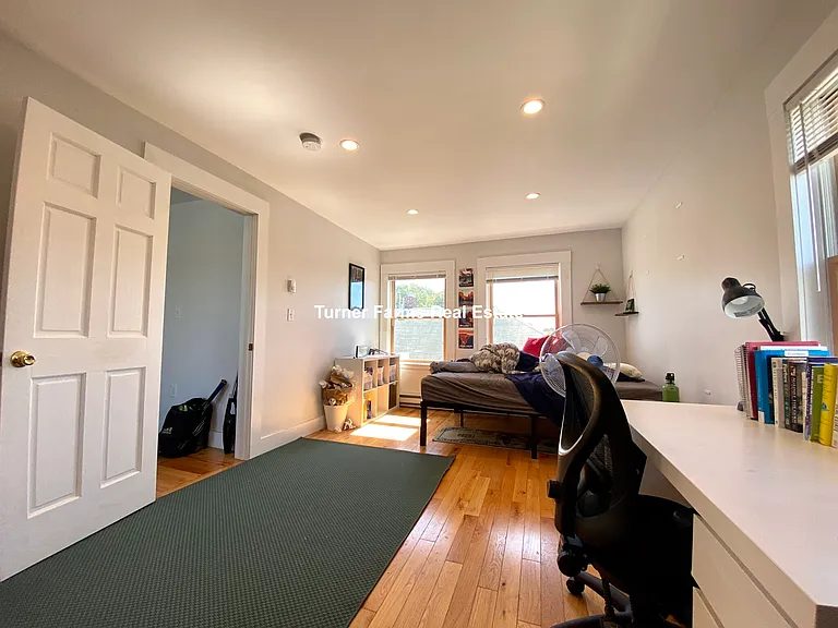 14 Renfrew St — Photo 16