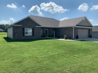 2705 Neosho Heights Cir, Neosho, MO 64850