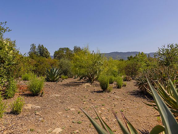 4th image of 1 Hendrickson Rd