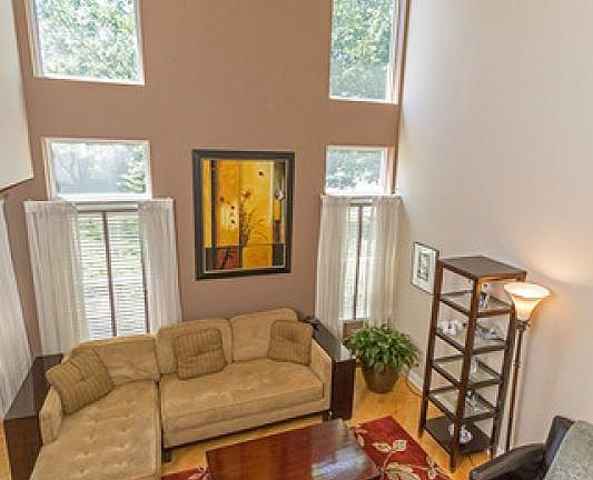5th image of 918 Huntington Dr