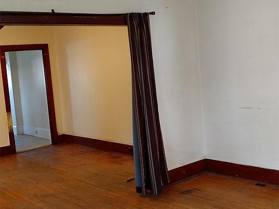4th image of 316 Parkway St