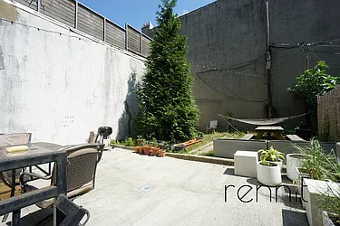 Rented by Rennit Inc.