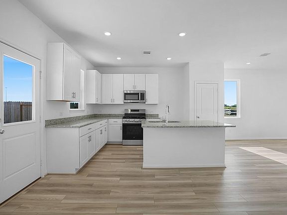 2nd image of 18106 Lone Hill Dr