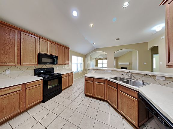 3rd image of 15500 Yarberry Dr