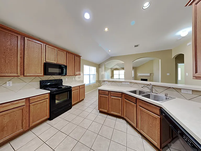 15500 Yarberry Dr — Photo 3