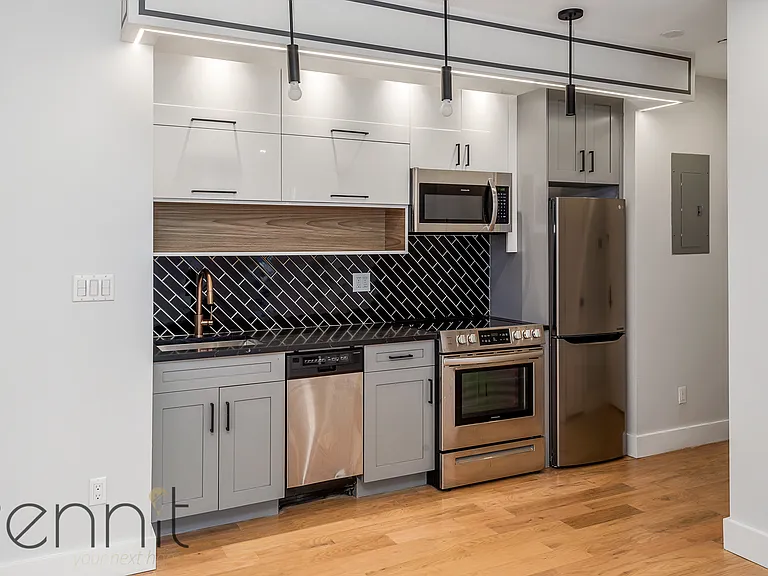 100 Suydam St #3L — Photo 5