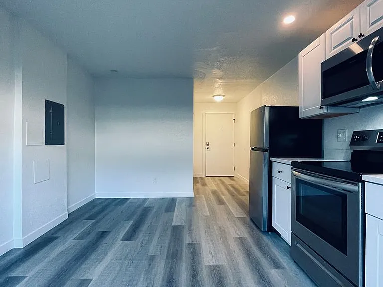5220 California Ave SW #3 — Photo 8