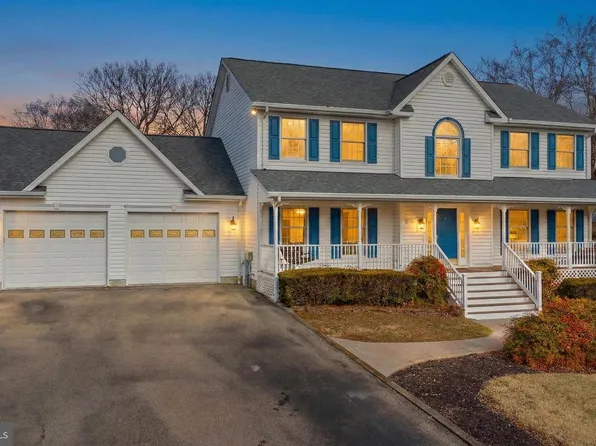 1296 Crossover Dr, Edgewater, MD 21037