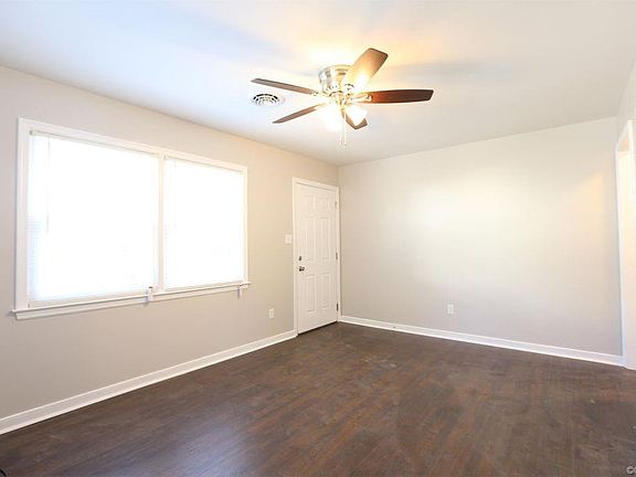 4th image of 222 W 31st St