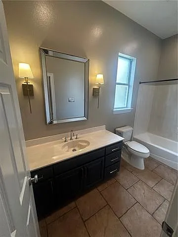 4 bed, 3.0 bath, 2450 sqft, $2,900 — Photo 2