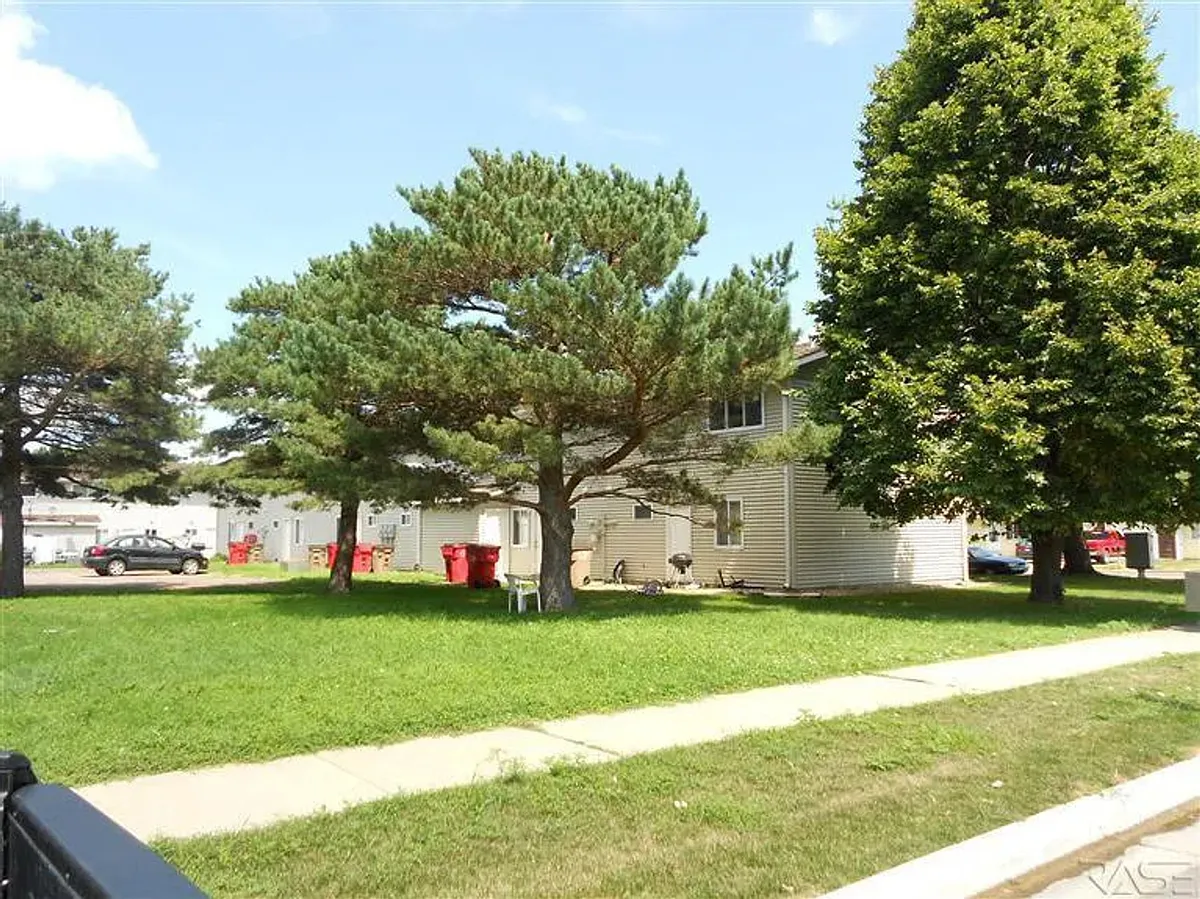 Building Photo - Marion Park Townhomes