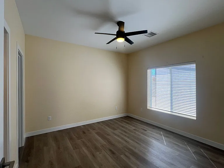 2197 W Lyon Crest Rd #3 — Photo 6