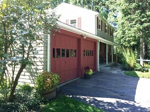 2nd image of 87 Fruit St